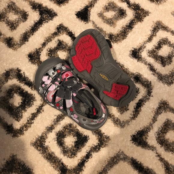 Girls Keen water sandals - Picture 2 of 3